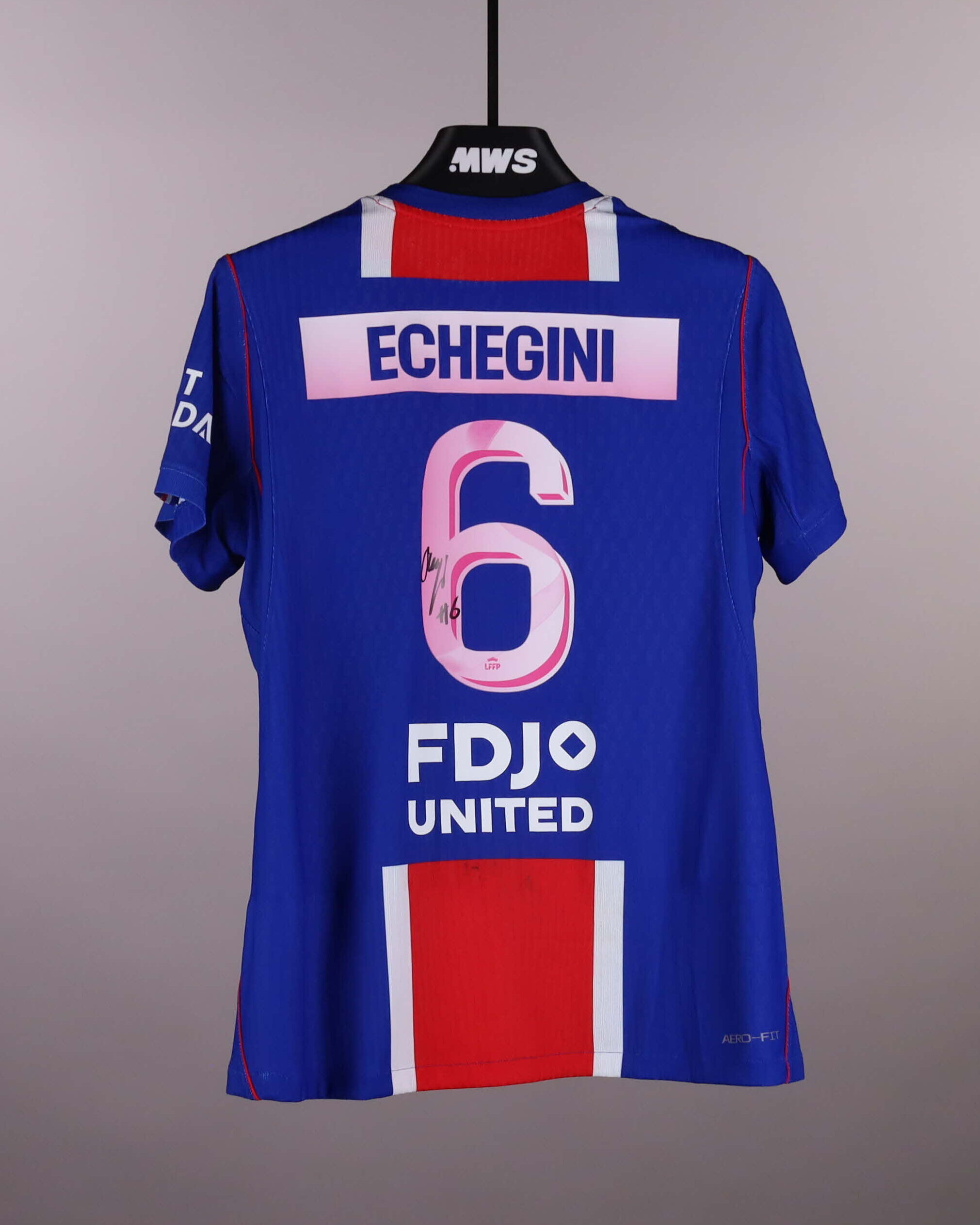 Jennifer Echegini Paris Saint-Germain Féminines shirt
