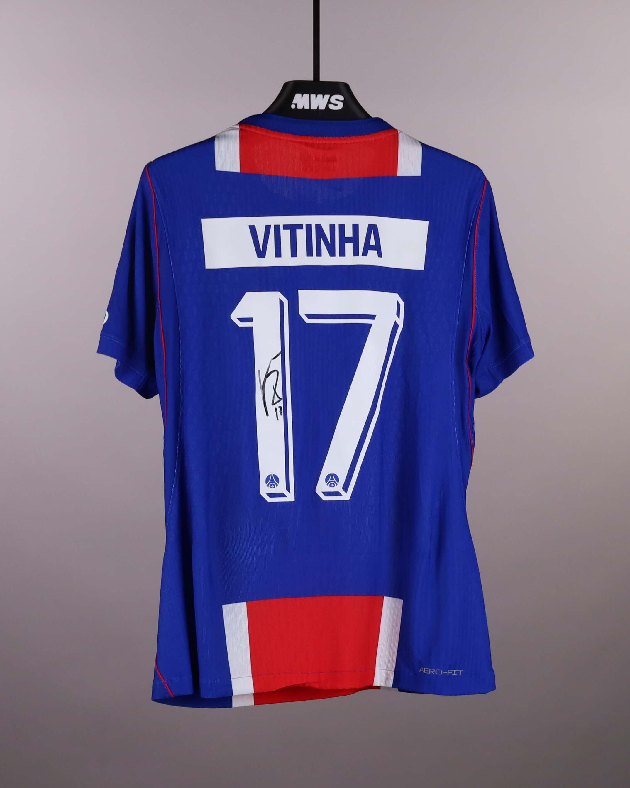 Vitinha Paris Saint-Germain shirt