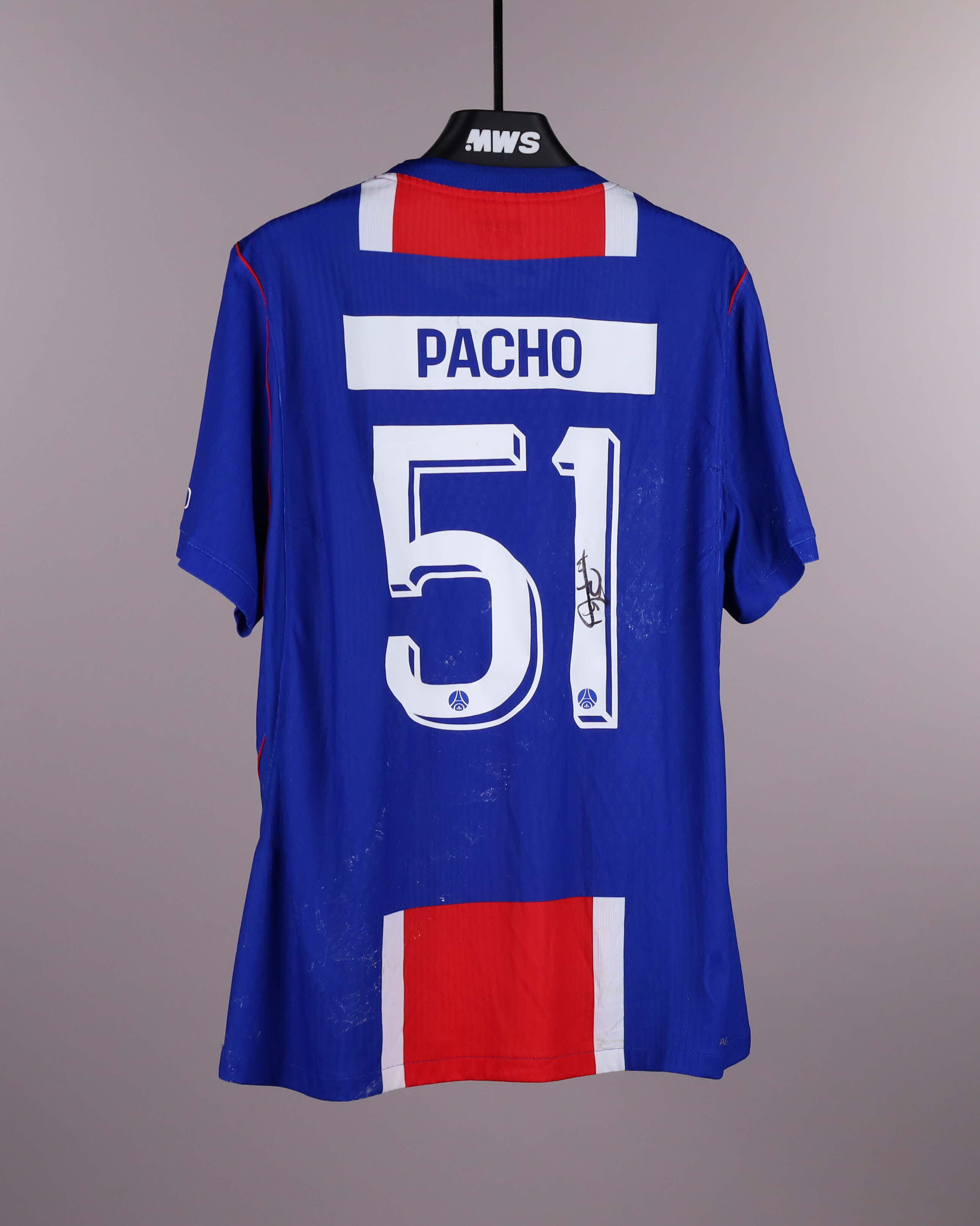 Willian Pacho Paris Saint-Germain shirt