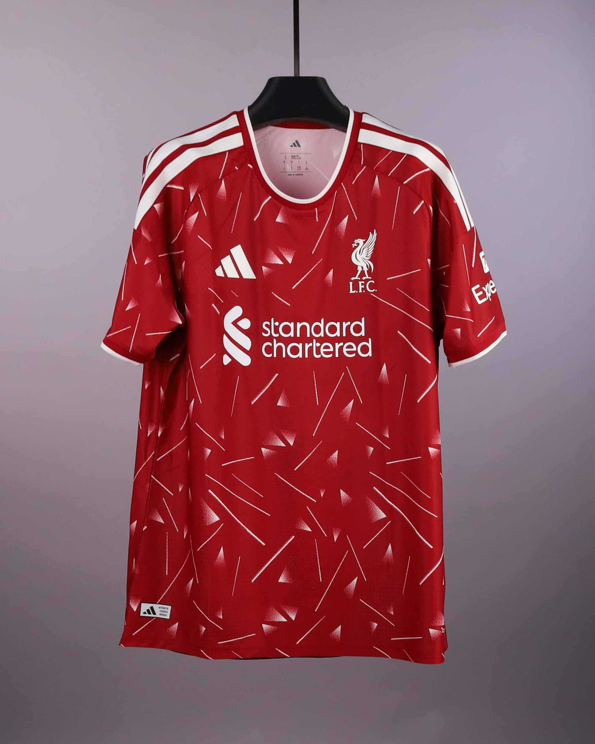 Ryan Gravenberch Liverpool shirt