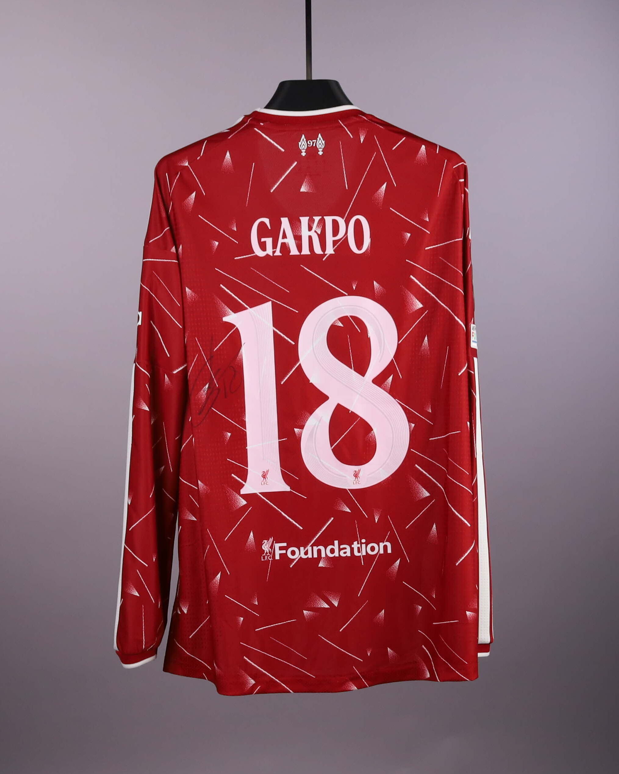 Cody Gakpo Liverpool shirt