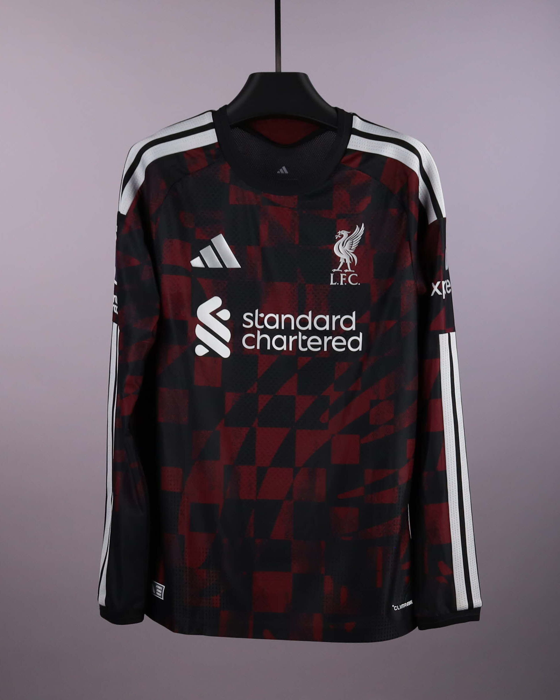 Lewis Koumas Liverpool camisa.