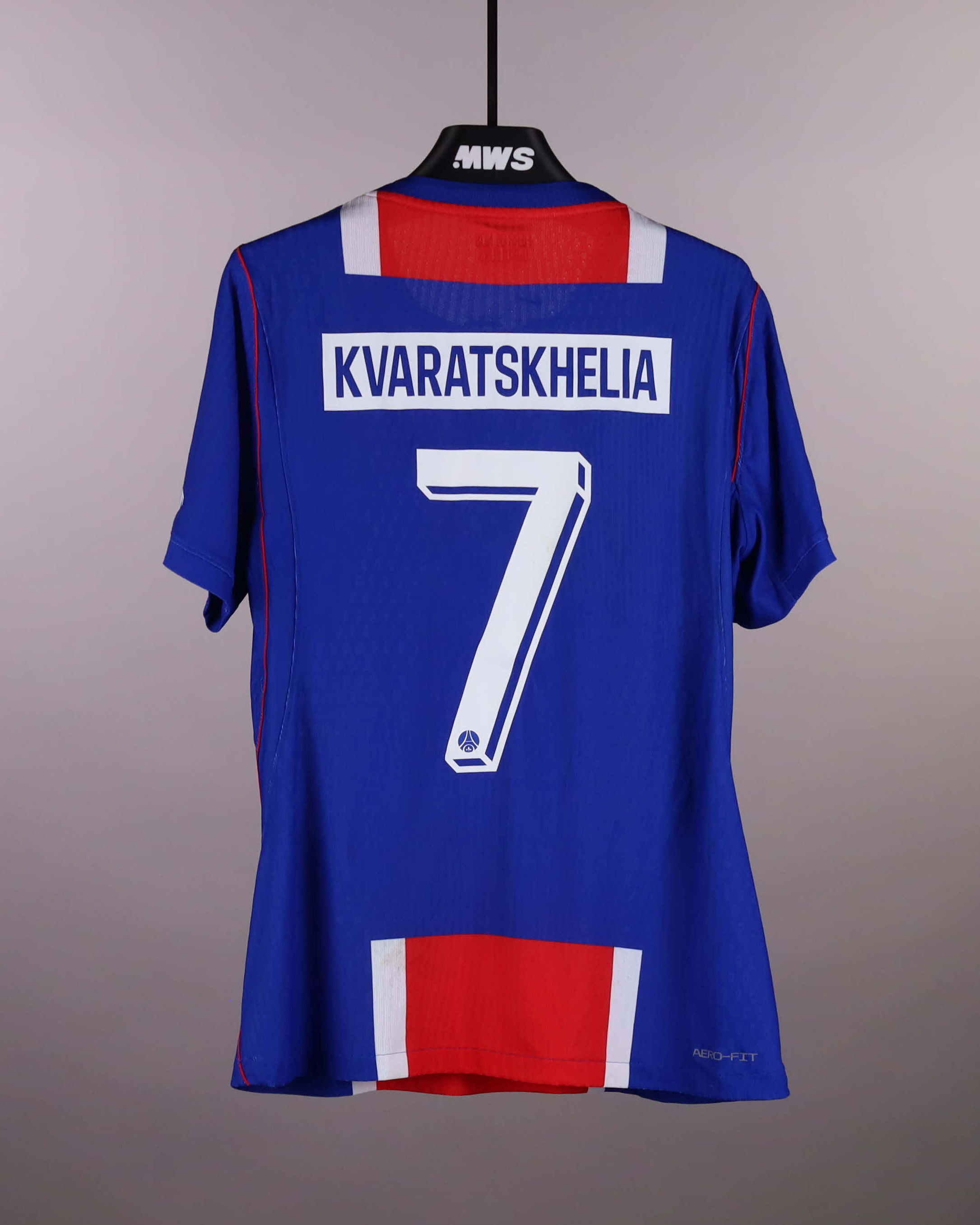 Khvicha Kvaratskhelia Paris Saint-Germain shirt