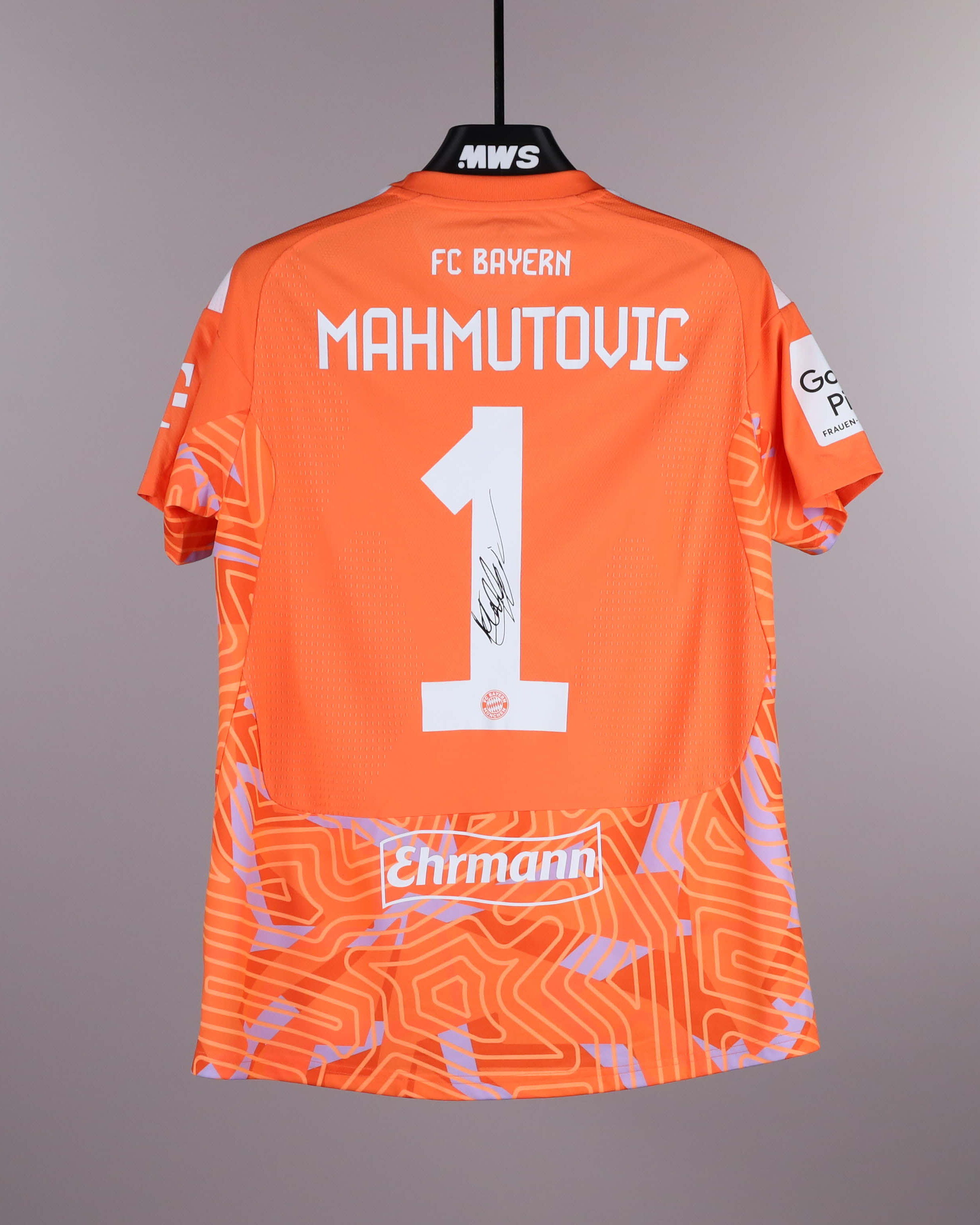 Ena Mahmutovic FC Bayern München Frauen shirt