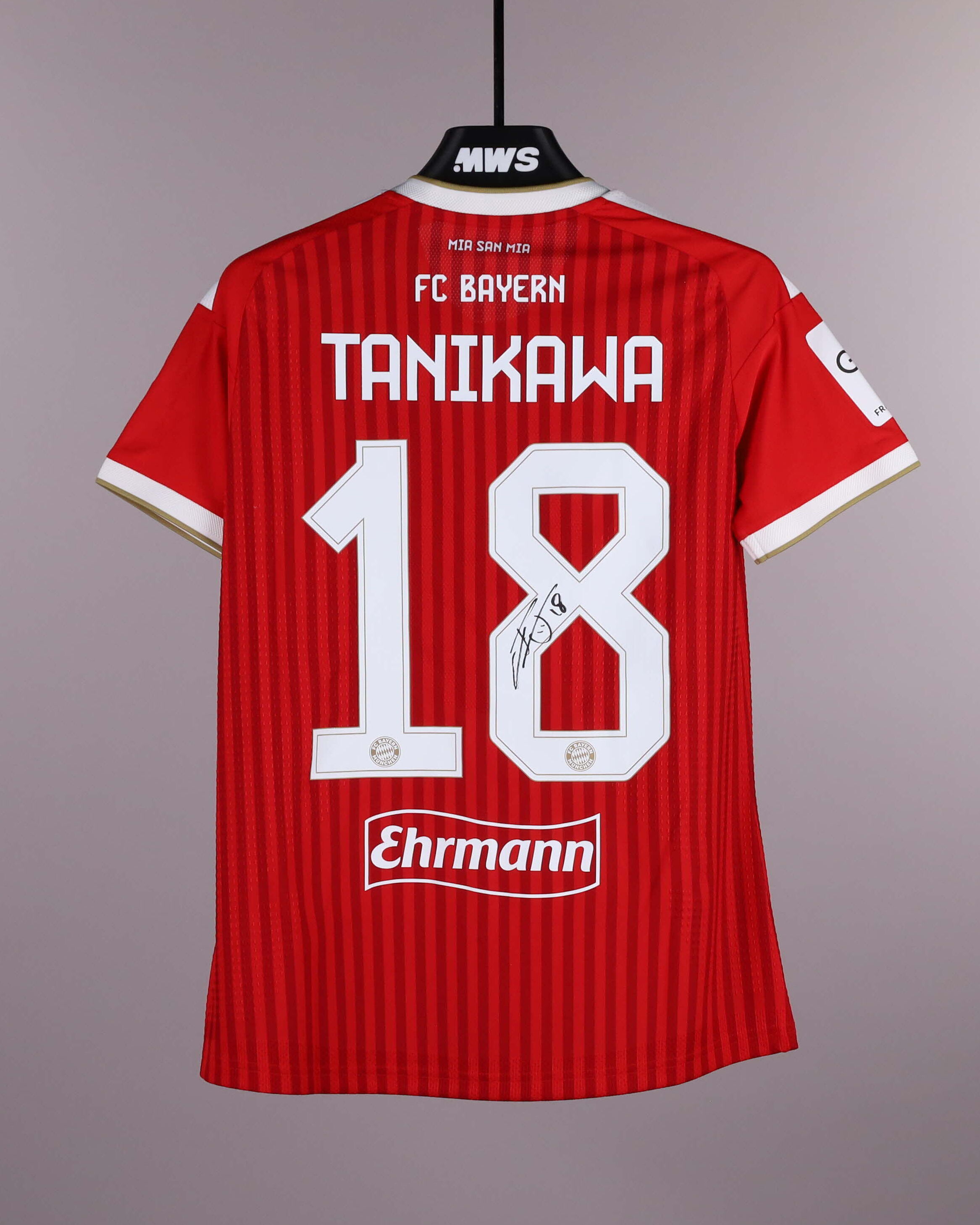 Momoko Tanikawa 谷川萌々子 FC Bayern München Frauen shirt
