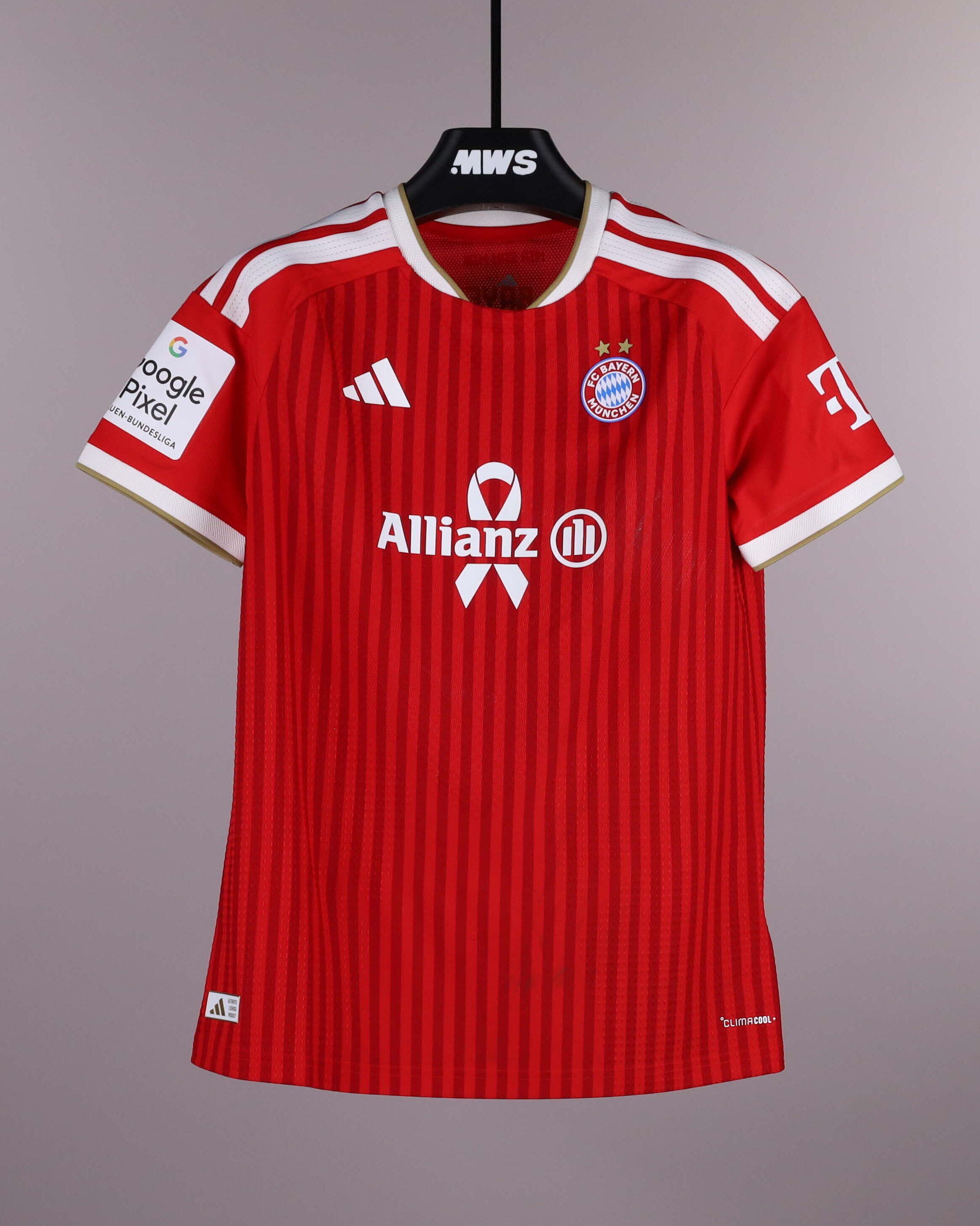 Momoko Tanikawa 谷川萌々子 FC Bayern München Frauen shirt