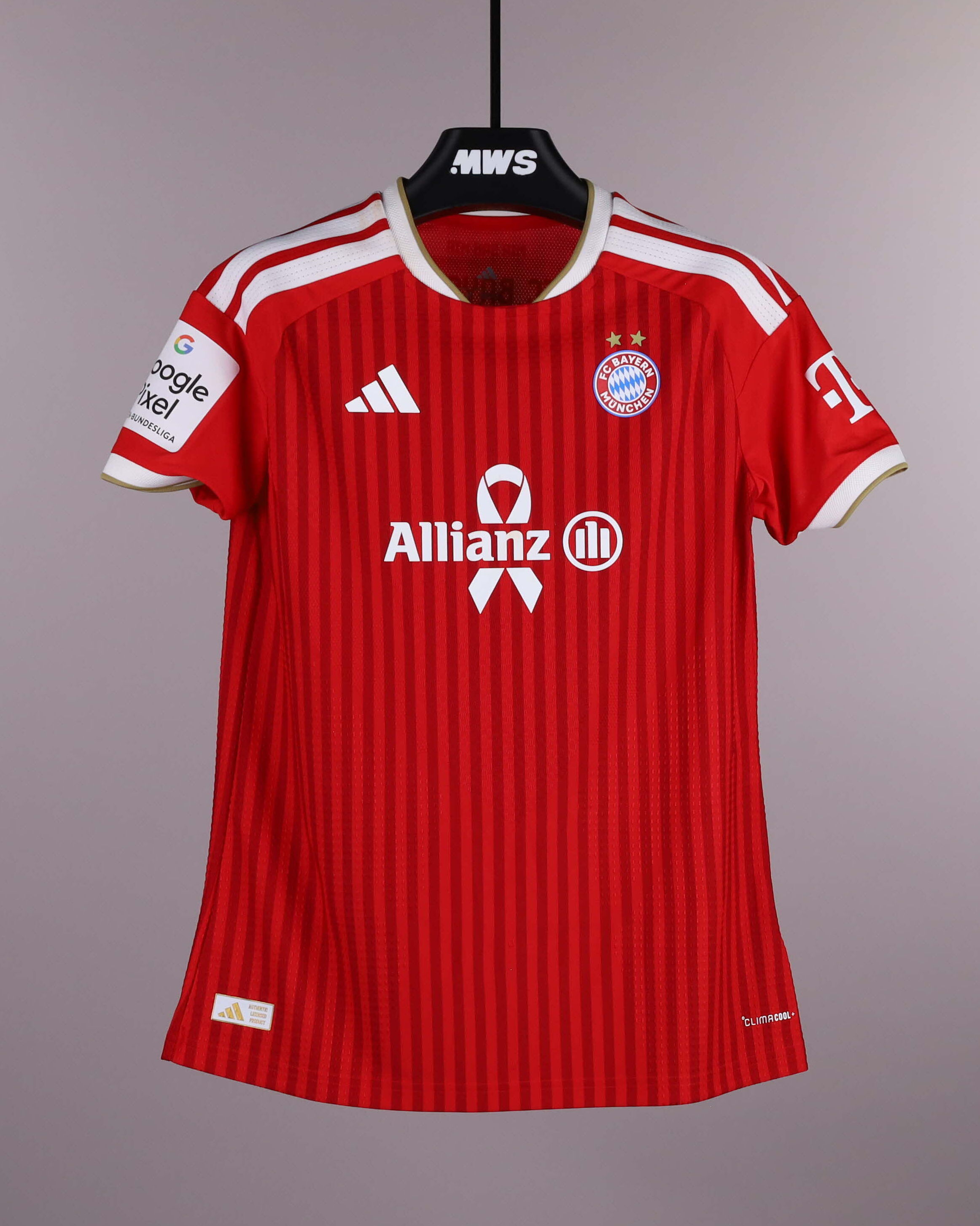 Pernille Harder FC Bayern München Frauen shirt