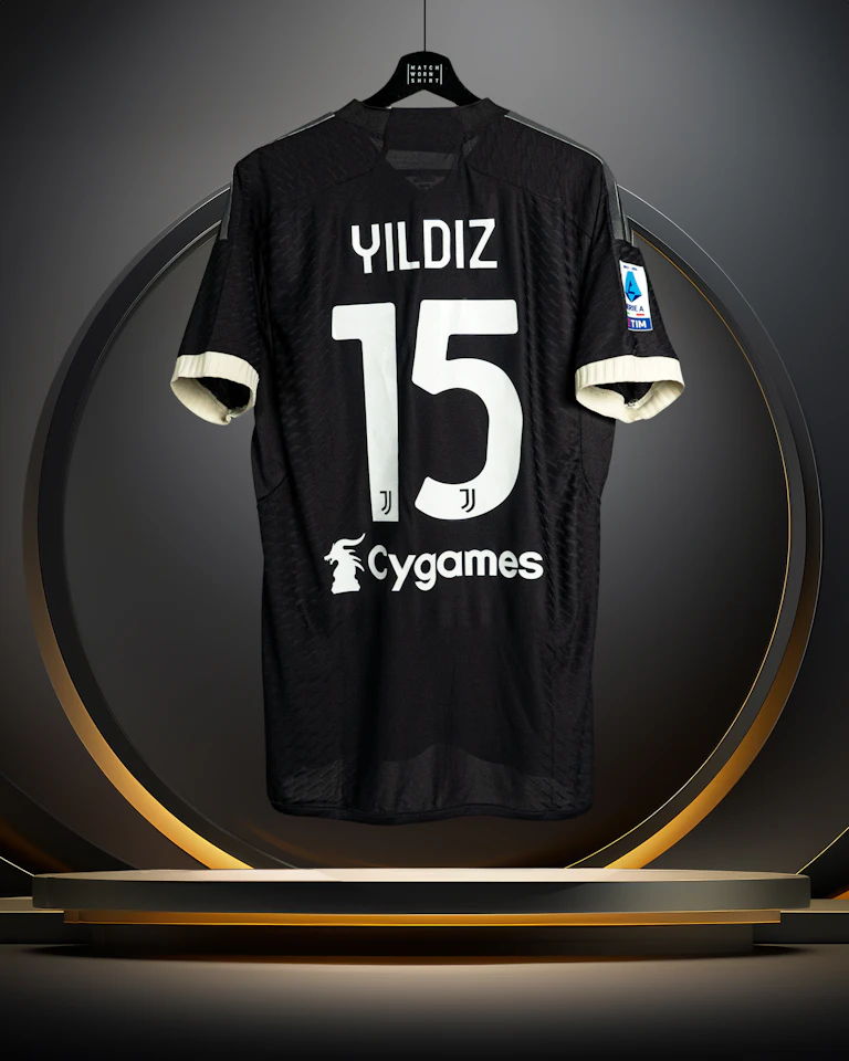 Kenan Yıldız Juventus FC shirt