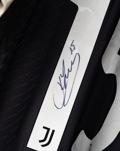 Kenan Yıldız Juventus FC shirt
