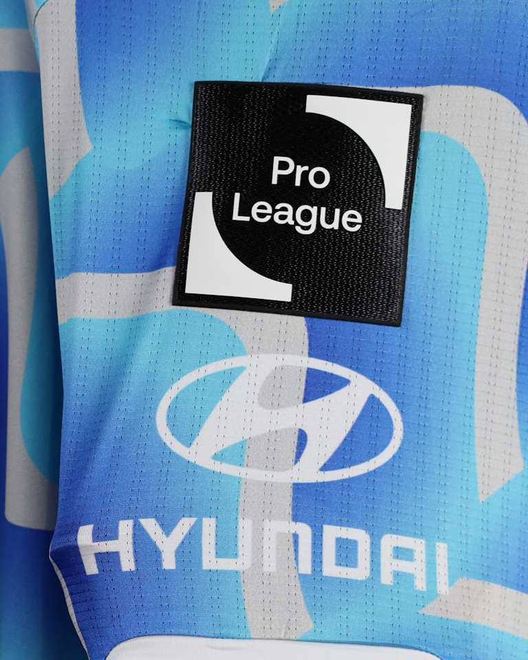 Shirt van Brian Emo Agbor KAA Gent