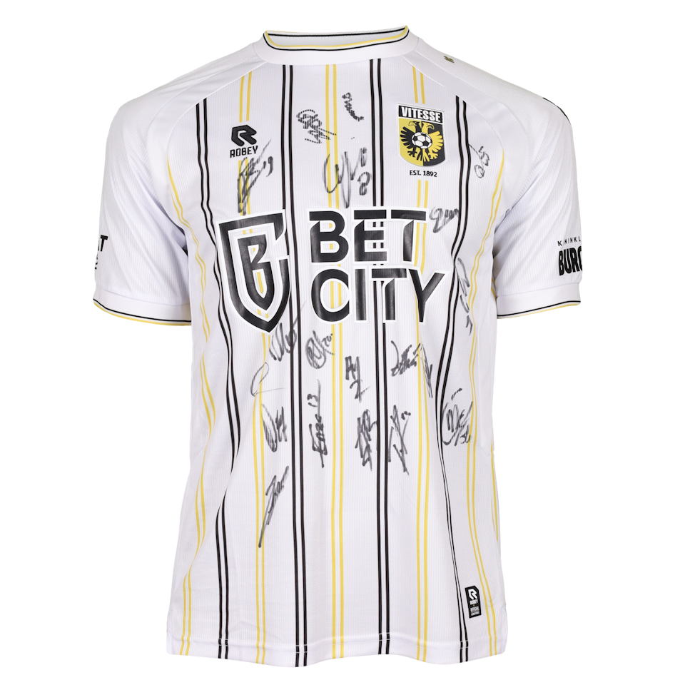 Squad Signed Shirt | Vitesse